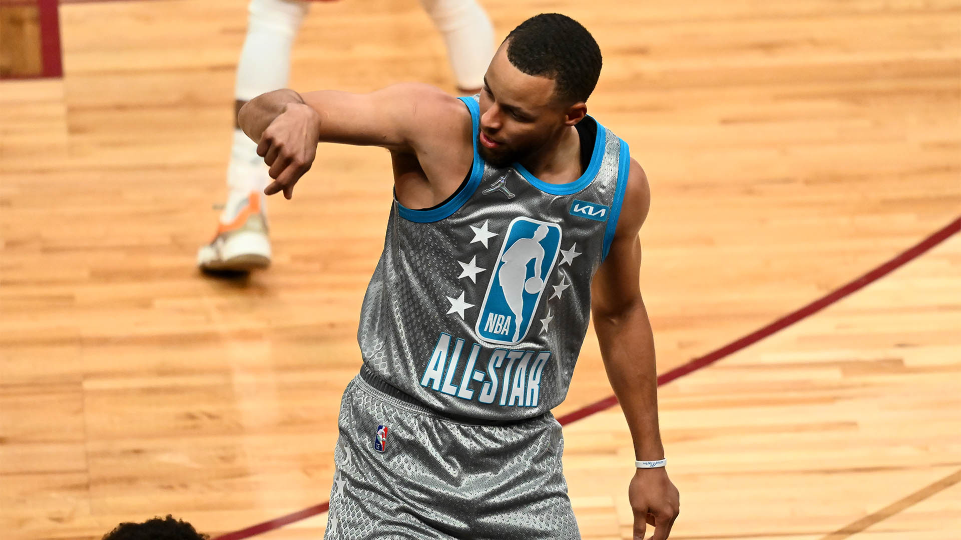 LeBron James edges Giannis Antetokounmpo and Stephen Curry to lead NBA  jersey sales again